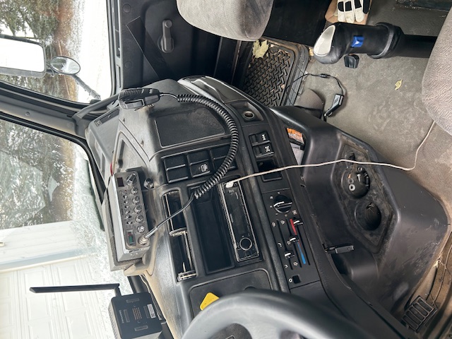 2002 VOLVO VHD - Image 10